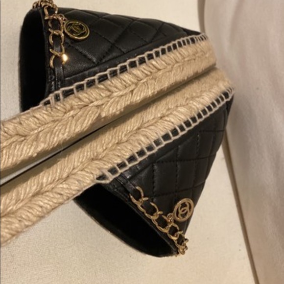 CHANEL Quilted Slides Mules Sandals sz 39 - Picture 5 of 10